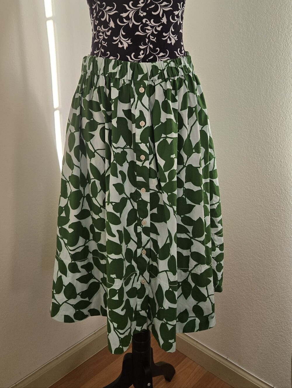 Kate Spade Garden Leaves Midi Skirt Size 12.